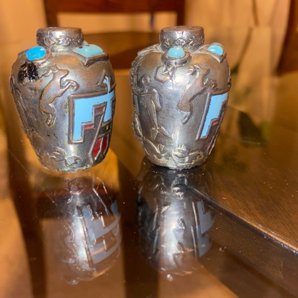 Vintage Native American pewter salt and pepper shakers with turquoise 👌✨ - Picture 7 of 8